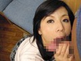 熟女限定！最後の一滴まで搾り尽くす年季のフェラチオ 50人4時間　サンプル画像03